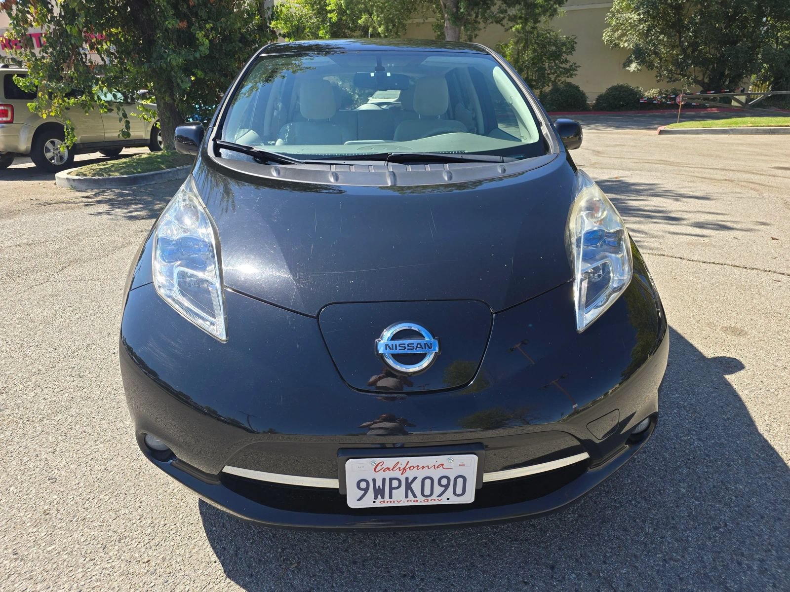 Used 2015 Nissan Leaf SV w/ LED & Quick Charge Package FWD image 2