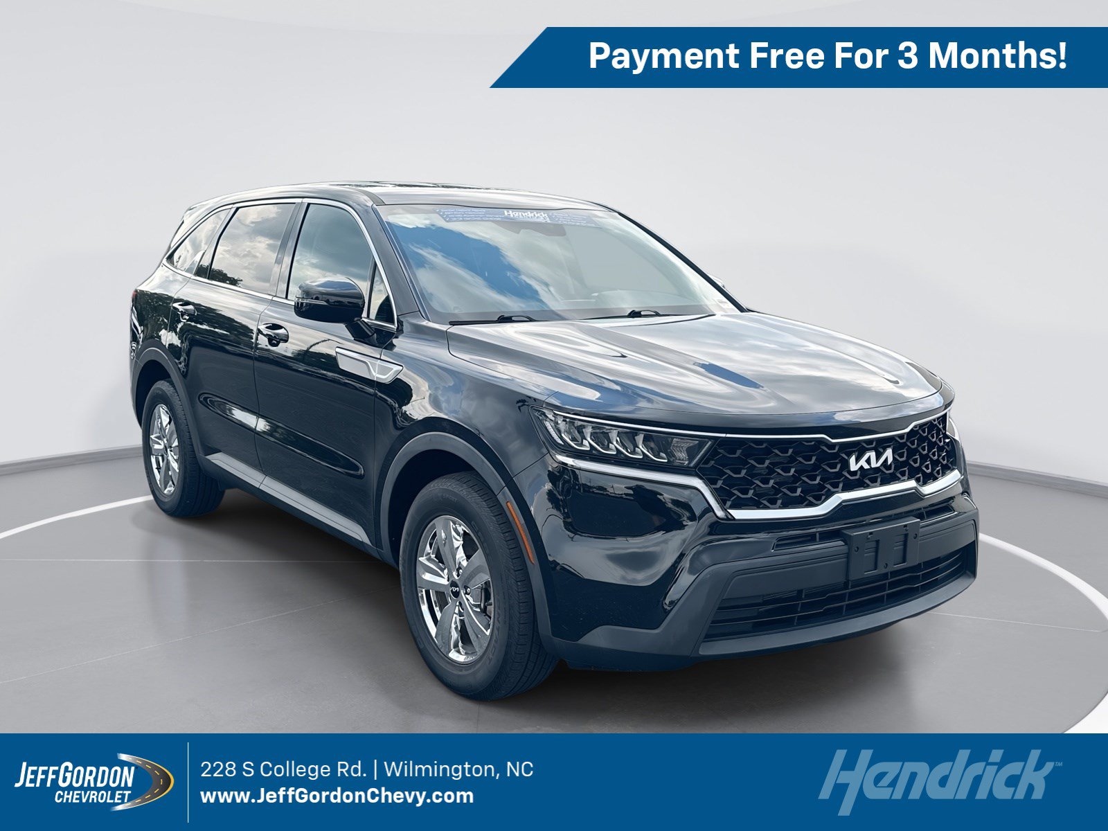 Used 2023 Kia Sorento LX FWD image 1