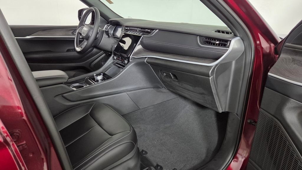 New 2025 Jeep Grand Cherokee Limited w/ Trailer Tow Package image 37