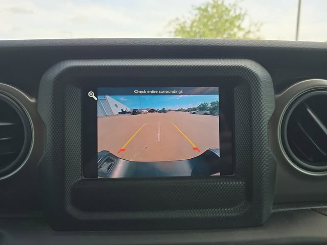 Used 2021 Jeep Gladiator Sport image 9