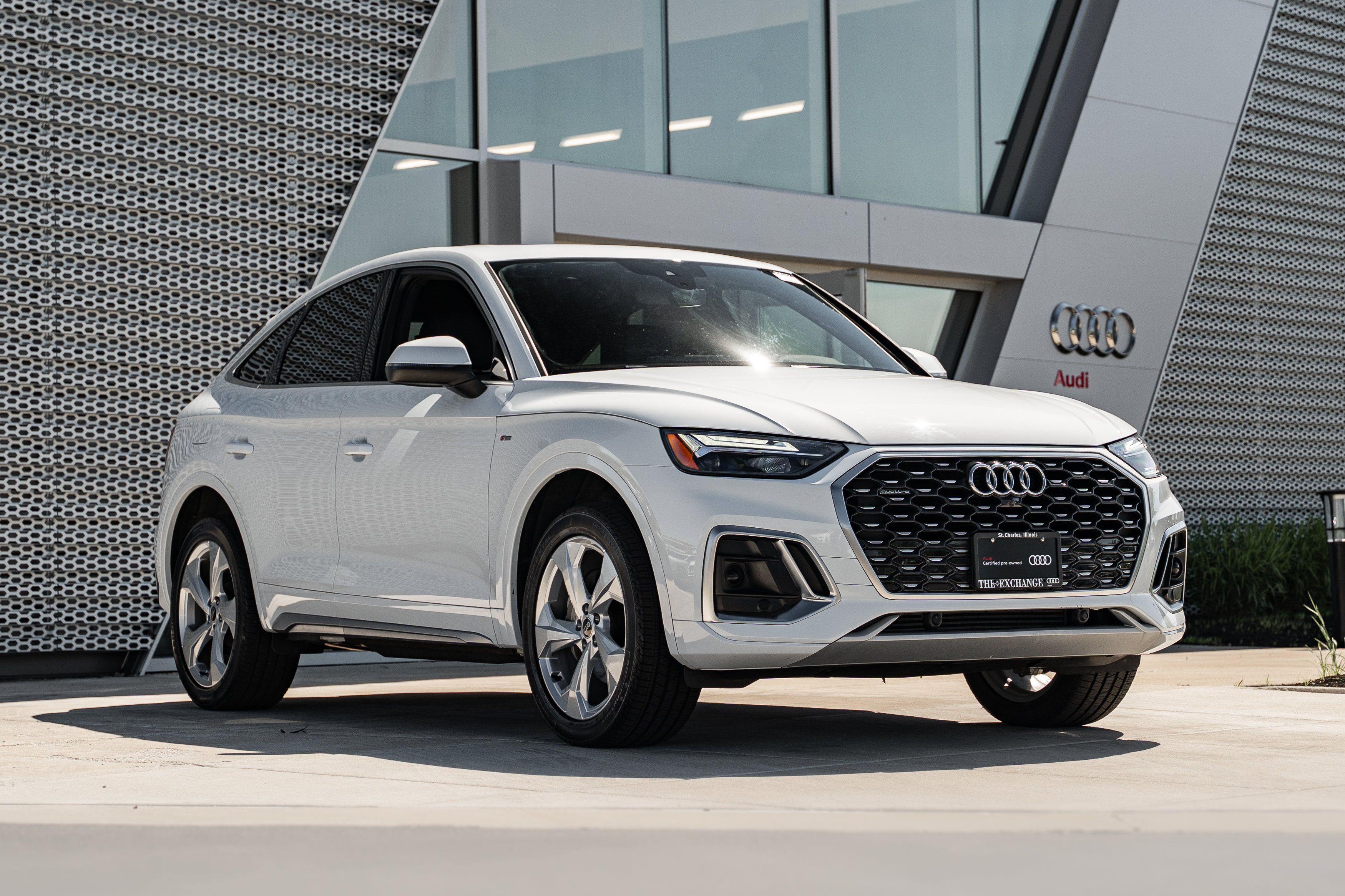 Certified 2023 Audi Q5 2.0T Premium w/ Convenience Package AWD/4WD image 1