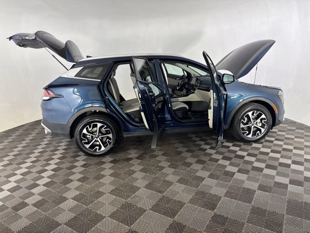 Used 2024 Kia Sportage EX AWD/4WD image 15