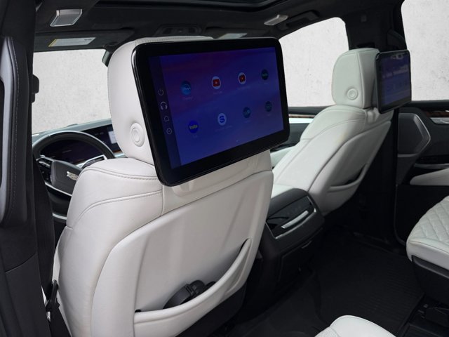 Used 2025 Cadillac Escalade ESV Sport Platinum w/ LPO, Floor Liner Package AWD/4WD image 18