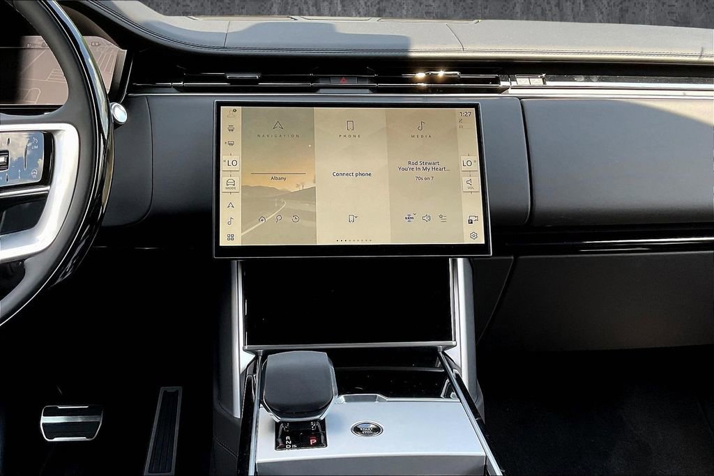 Used 2025 Land Rover Range Rover SE image 6