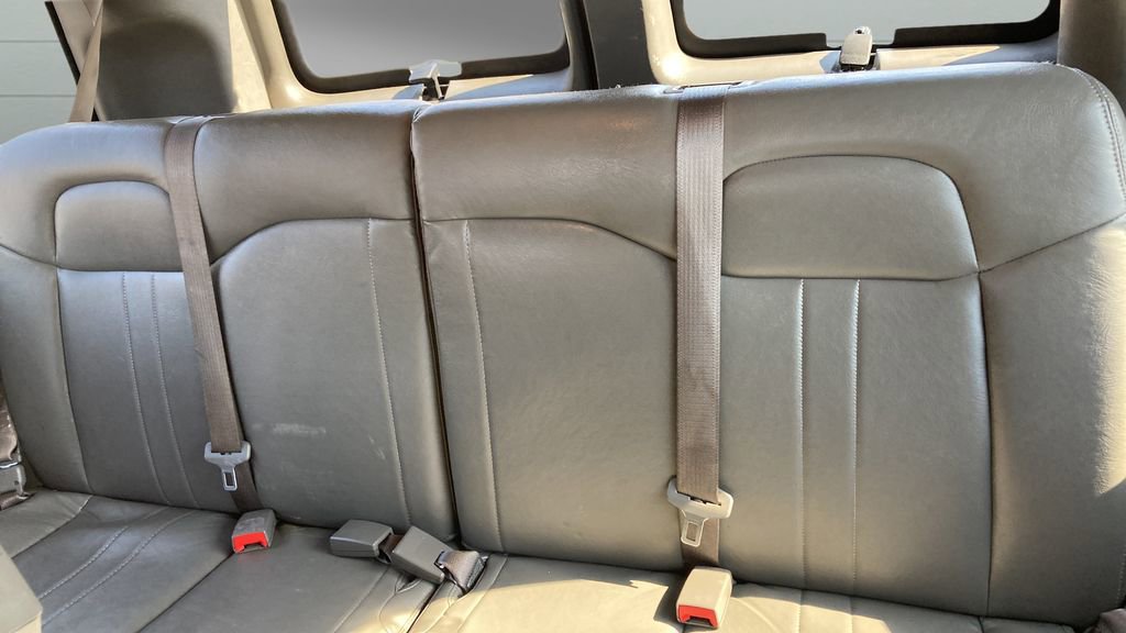 Used 2019 Chevrolet Express 2500 LS image 17