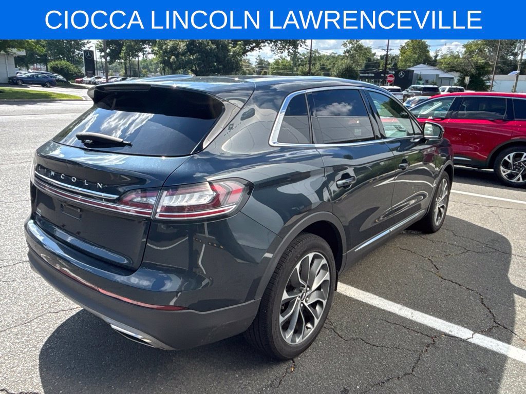 Used 2023 Lincoln Nautilus Reserve w/ Cargo Utility Package AWD/4WD image 3