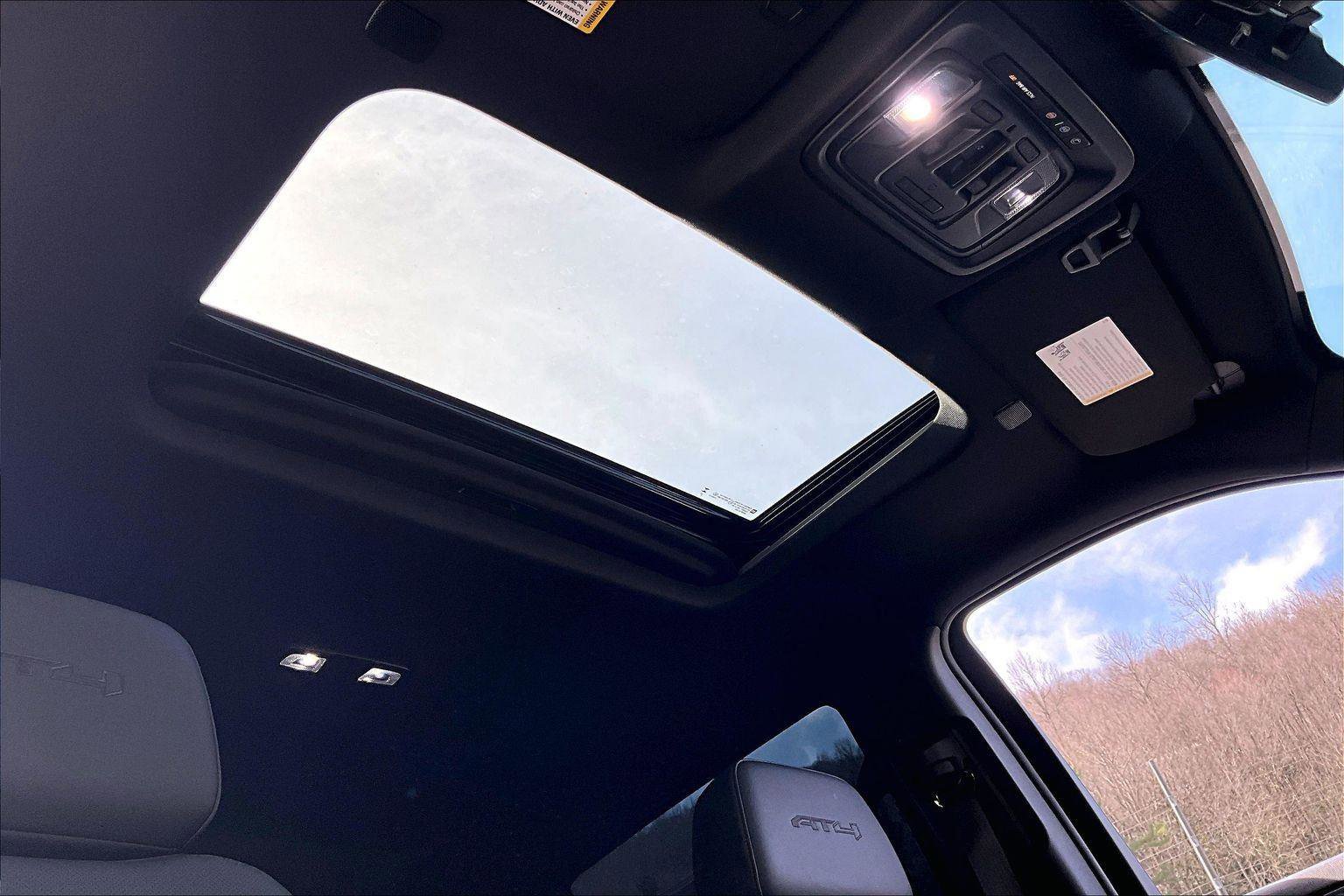 Used 2025 GMC Sierra 1500 AT4 w/ AT4 Premium Package image 24