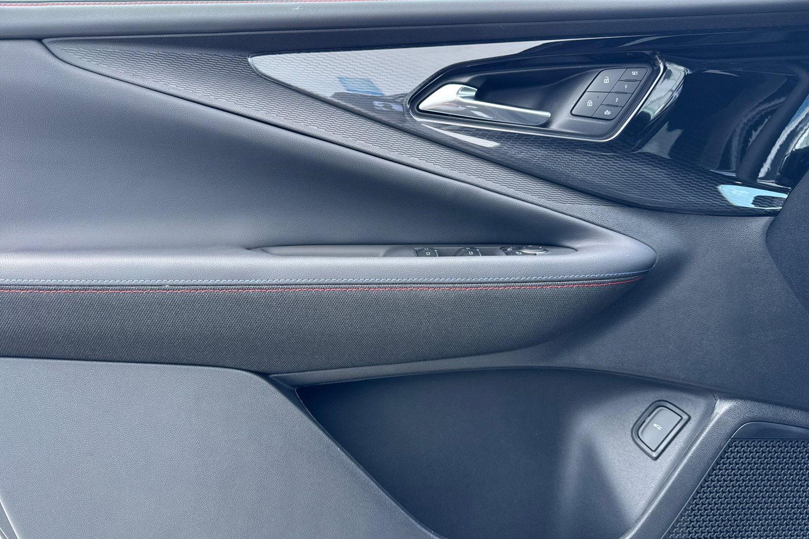 New 2025 Chevrolet Blazer EV RS AWD/4WD image 11