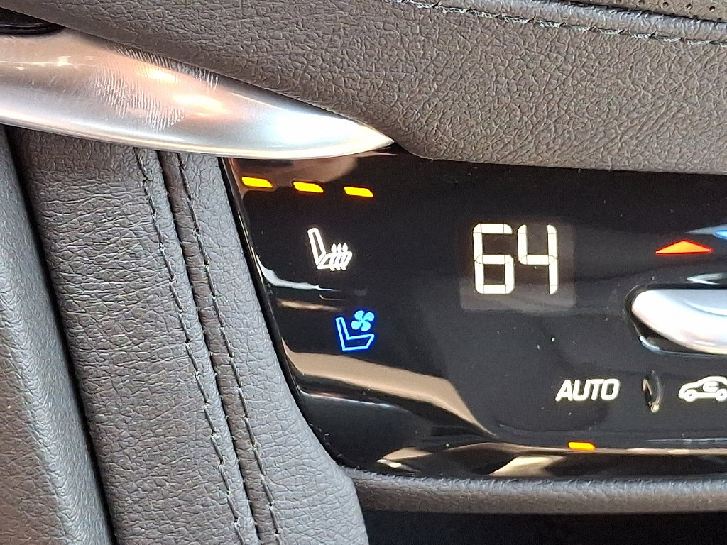 New 2025 Cadillac XT5 Premium Luxury AWD/4WD image 14