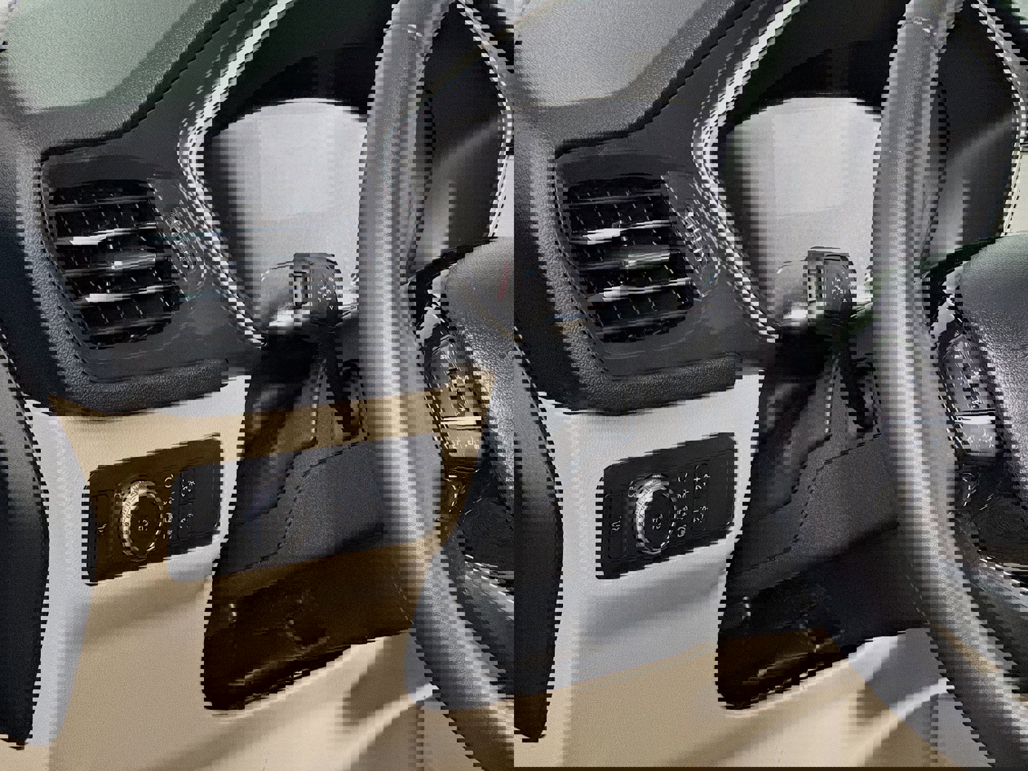 Used 2021 Ford Escape SEL image 17