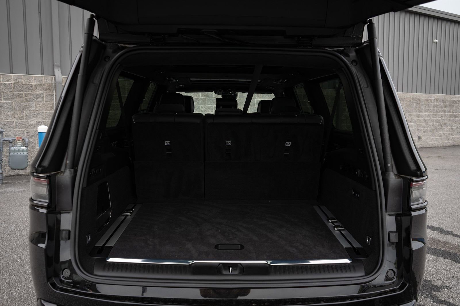 Used 2024 Jeep Grand Wagoneer L Series II w/ Quick Order Packagew 28T image 18