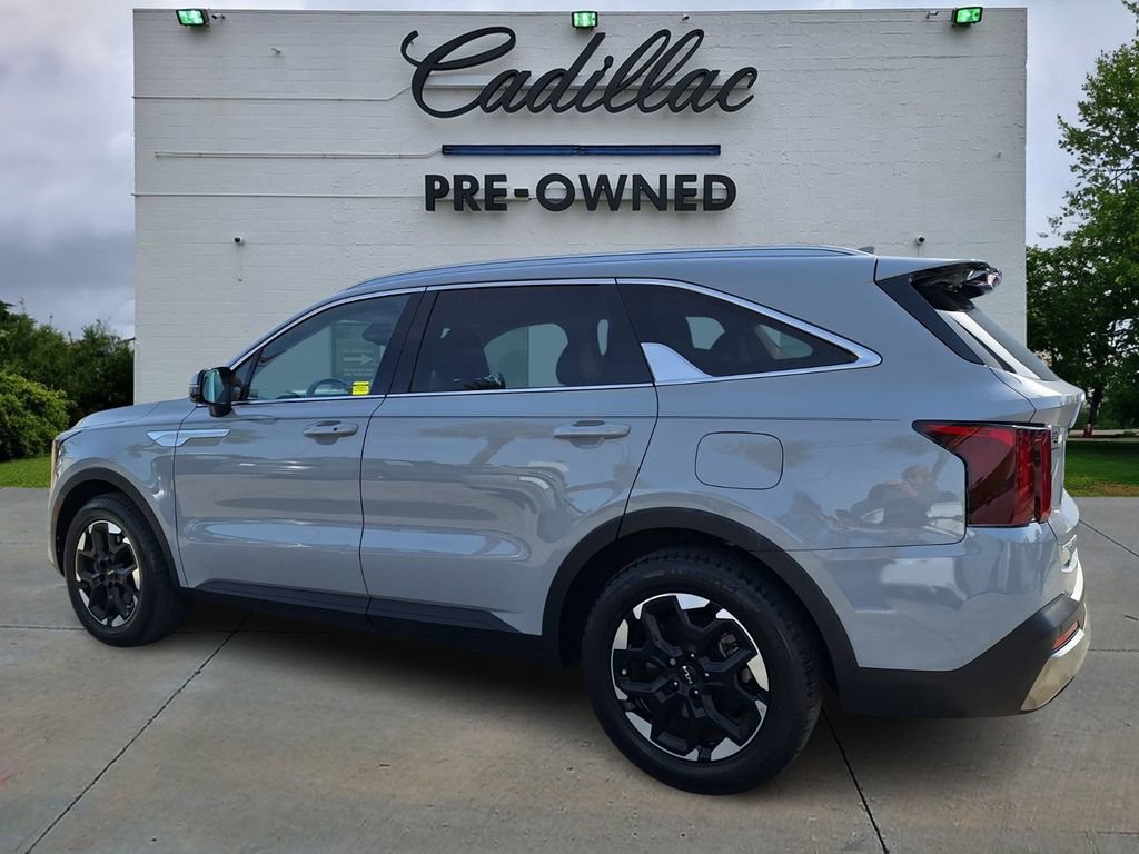 Used 2025 Kia Sorento S image 5