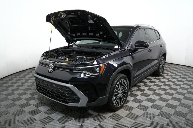 New 2026 Volkswagen Taos SE image 31