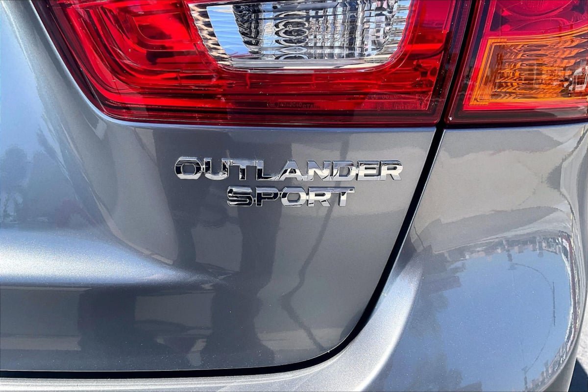 Used 2017 Mitsubishi Outlander Sport ES FWD image 8