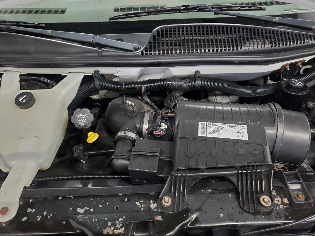 Used 2009 Chevrolet Express 2500 image 4