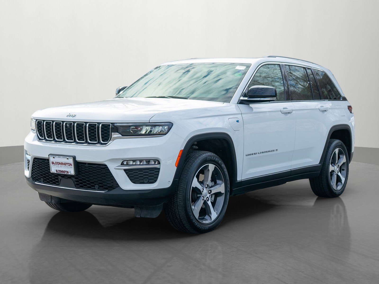 Used 2022 Jeep Grand Cherokee Limited 4xe w/ Luxury Tech Group II image 3