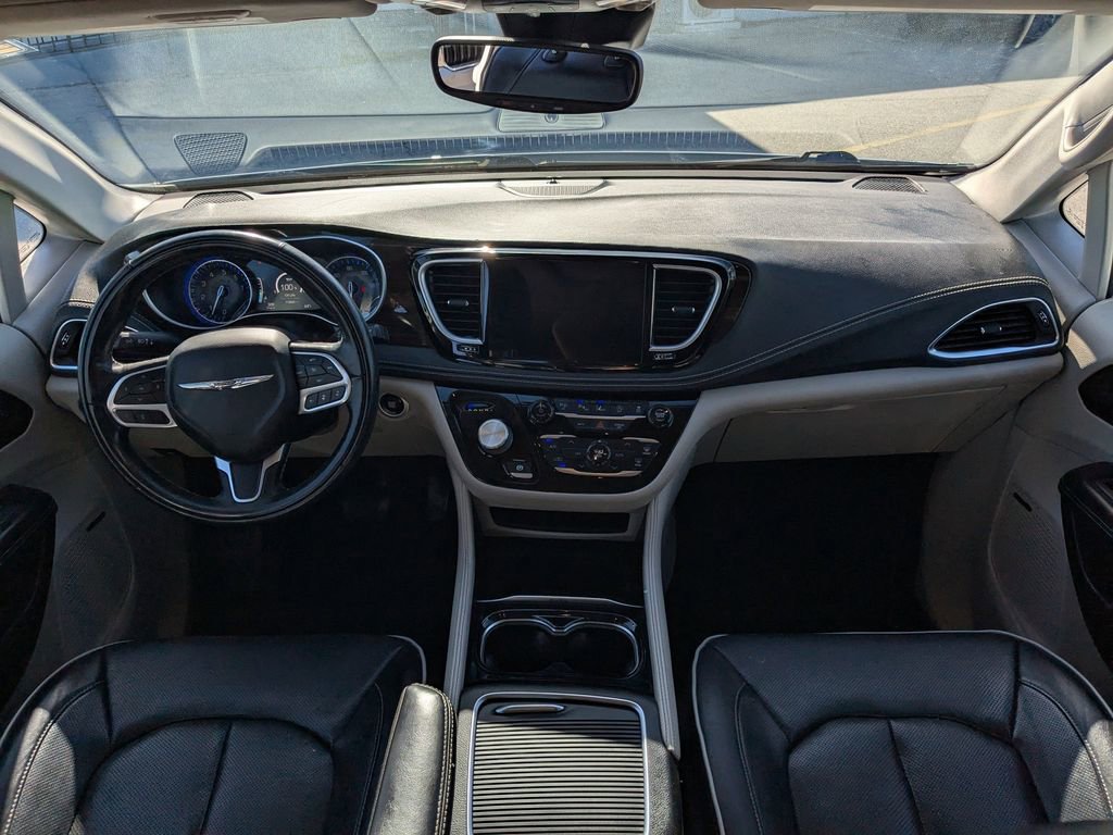 Used 2022 Chrysler Pacifica Limited FWD image 13
