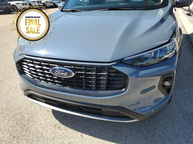 Used 2024 Ford Escape Platinum w/ Premium Technology Package image 11