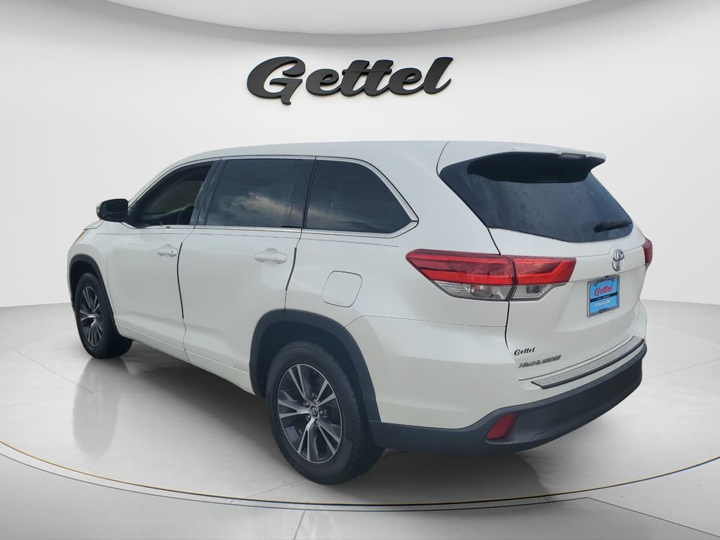 Used 2018 Toyota Highlander LE FWD image 7