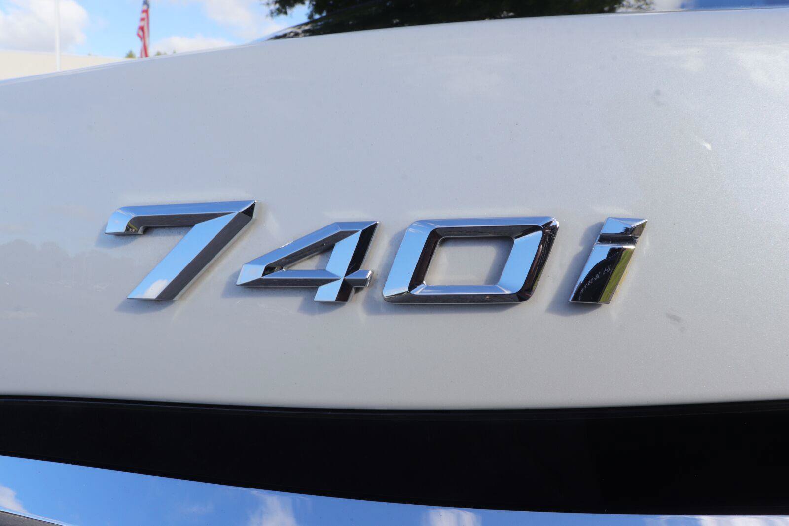 Used 2023 BMW 740i RWD image 9