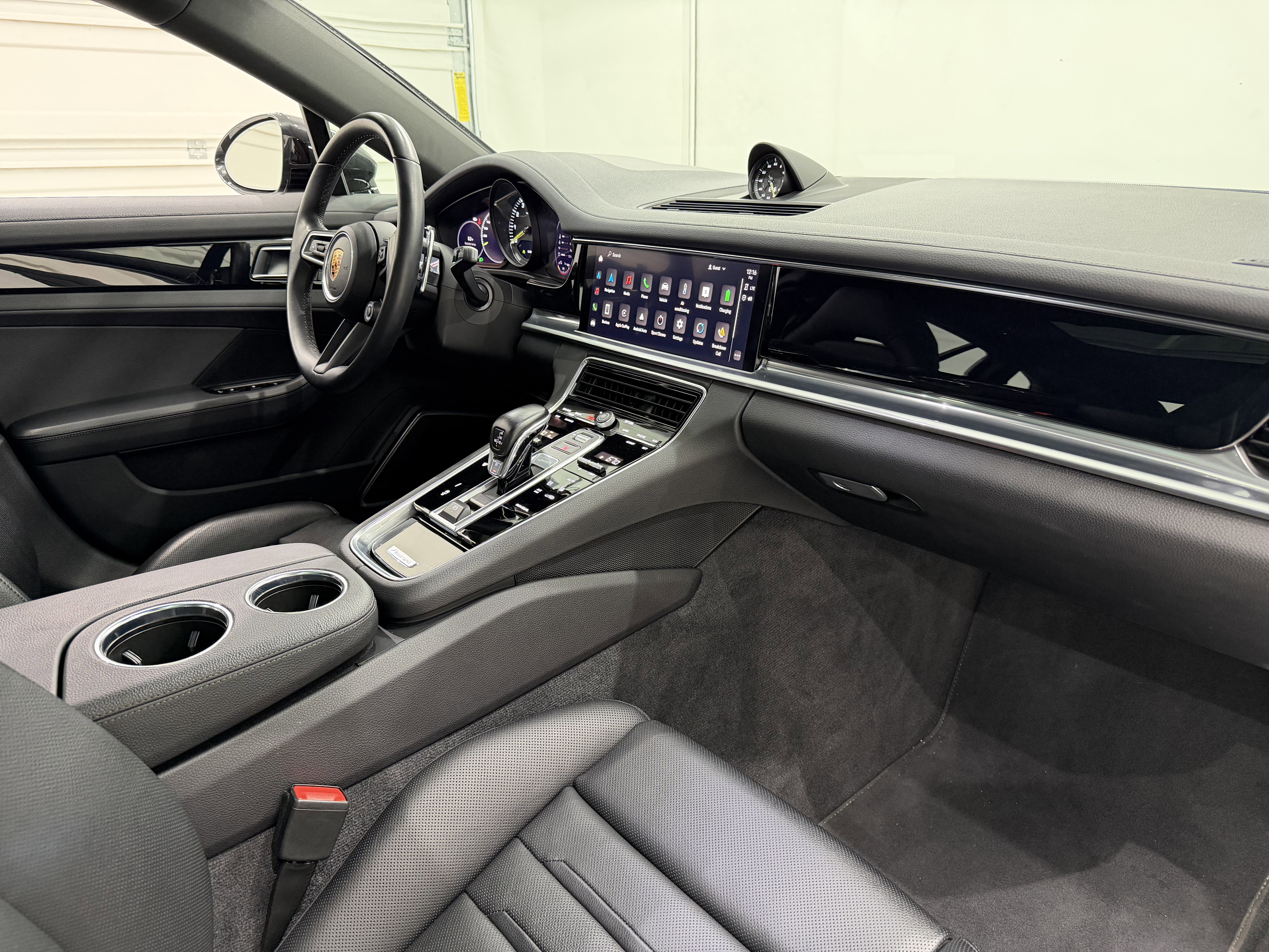 Certified 2023 Porsche Panamera 4 image 24