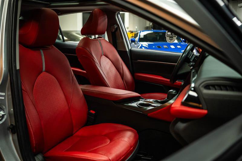 Used 2021 Toyota Camry XSE image 14