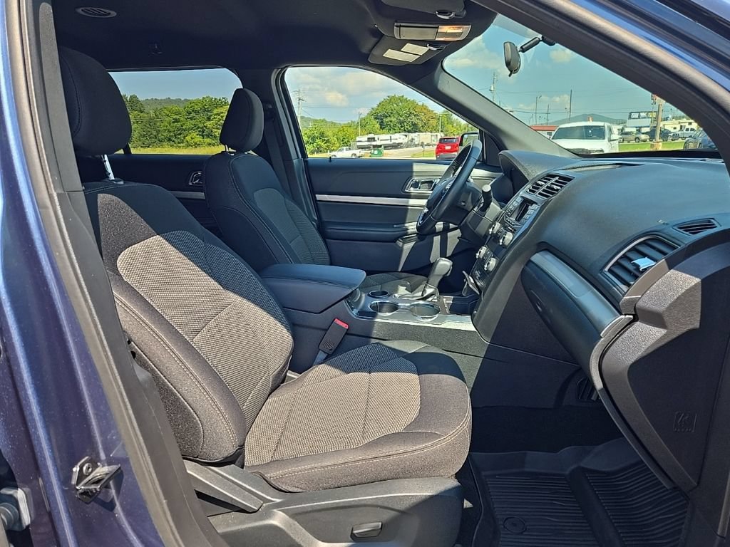 Used 2019 Ford Explorer XLT FWD image 21