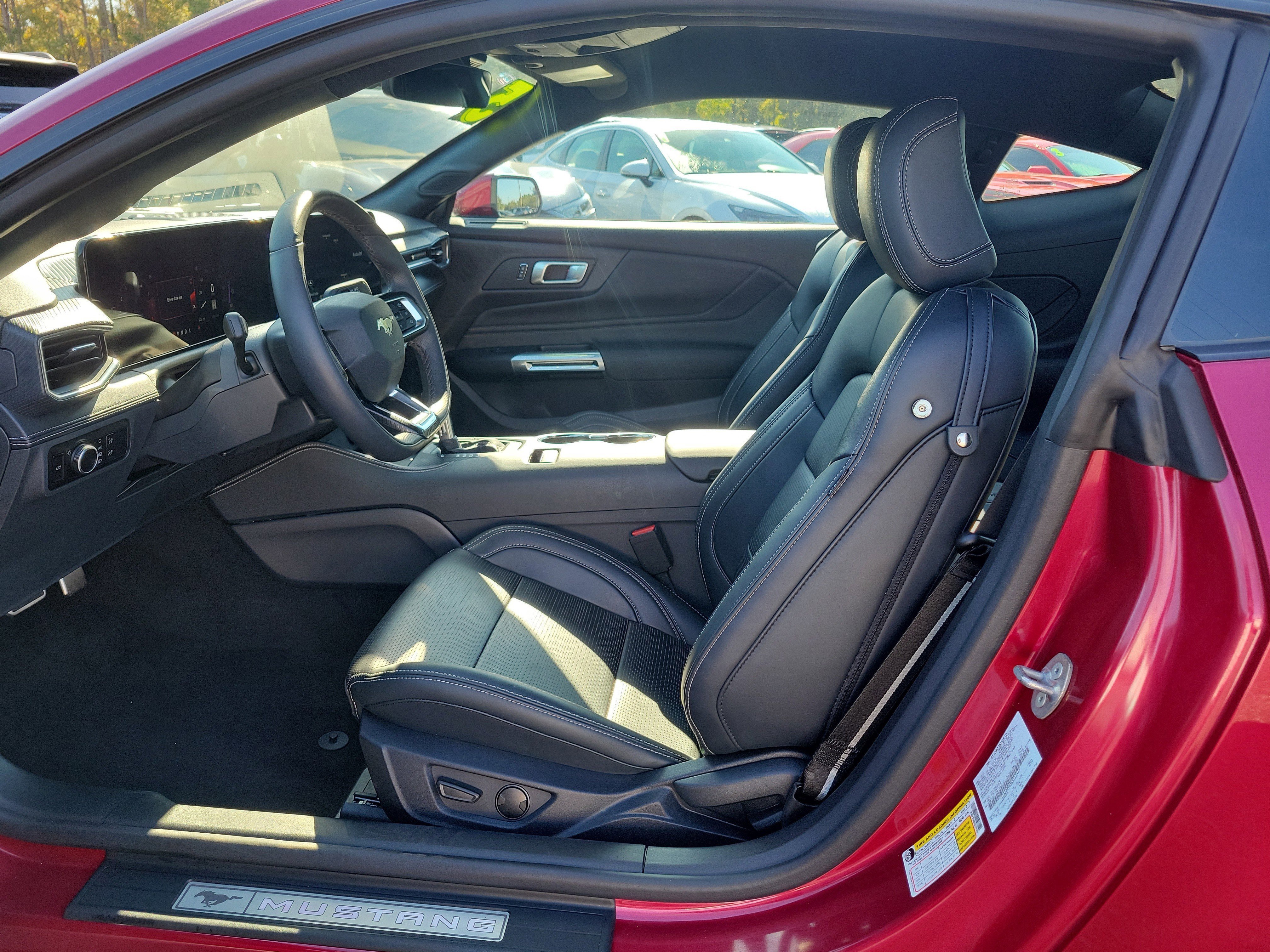 Used 2025 Ford Mustang Premium RWD image 18