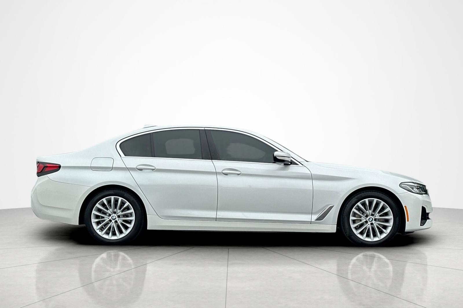 Used 2023 BMW 530i w/ Premium Package RWD image 6