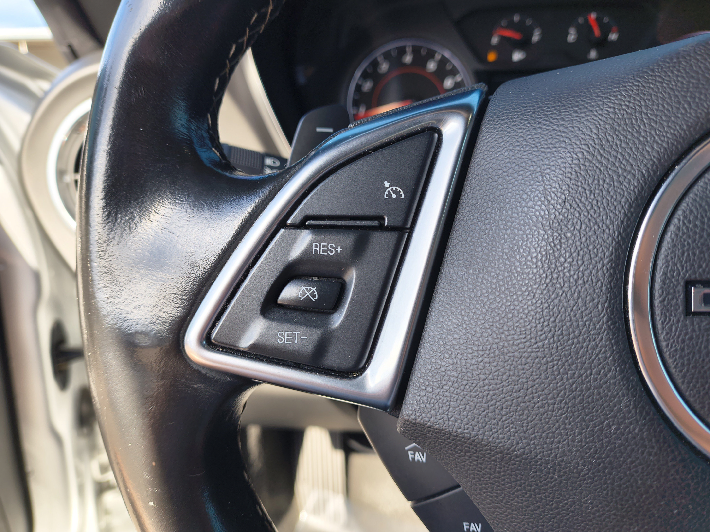 Used 2018 Chevrolet Camaro LT RWD image 23