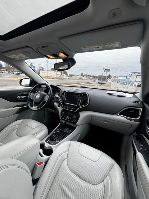 Used 2019 Jeep Cherokee Latitude Plus w/ Cold Weather Group image 19