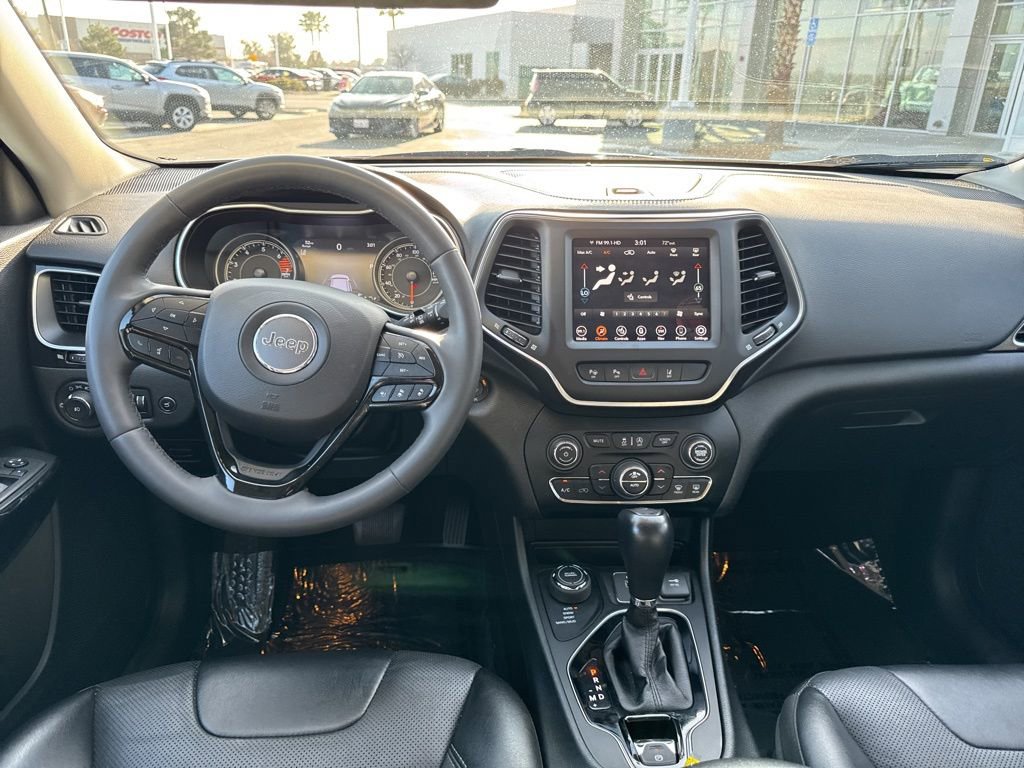 Used 2023 Jeep Cherokee Altitude Lux image 17