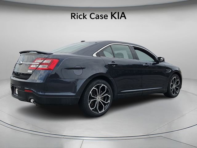 Used 2017 Ford Taurus SHO image 8