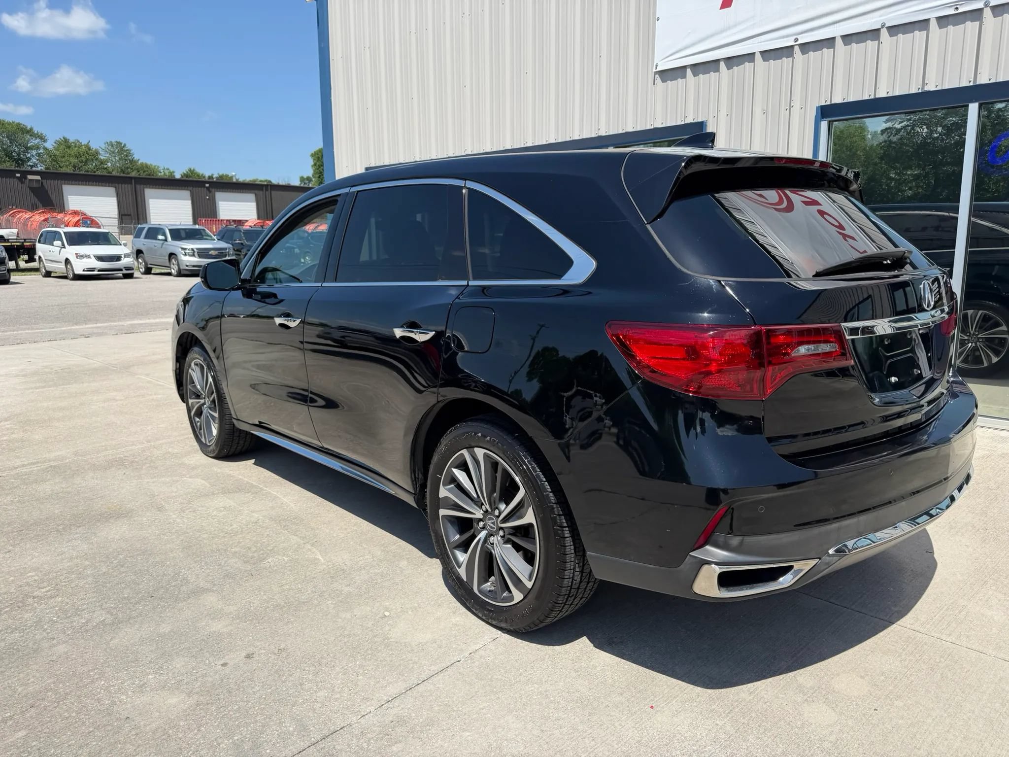 Used 2020 Acura MDX w/ Technology Package AWD/4WD image 17