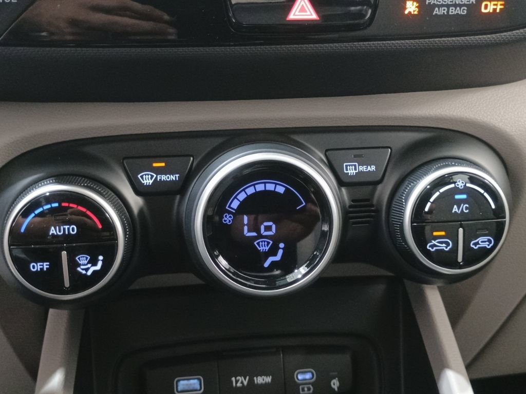 New 2026 Hyundai Venue SEL image 23