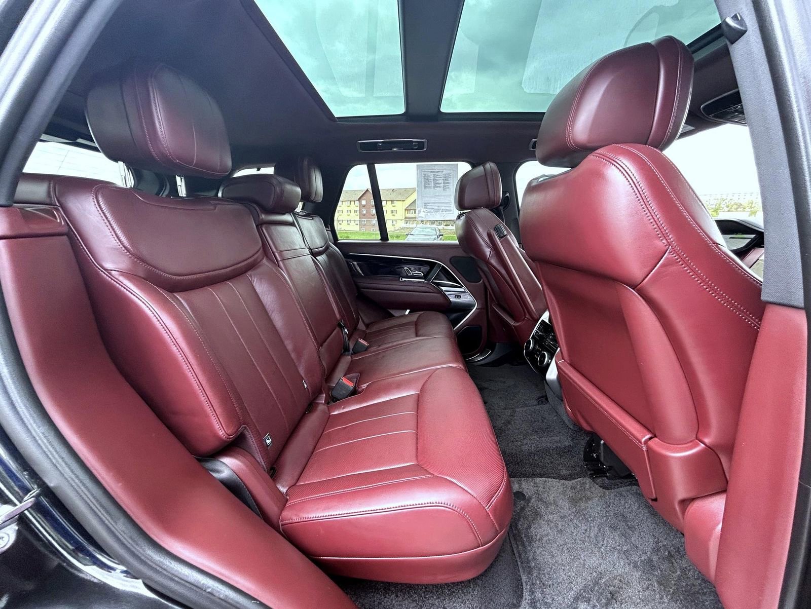 Used 2023 Land Rover Range Rover SE AWD/4WD image 18
