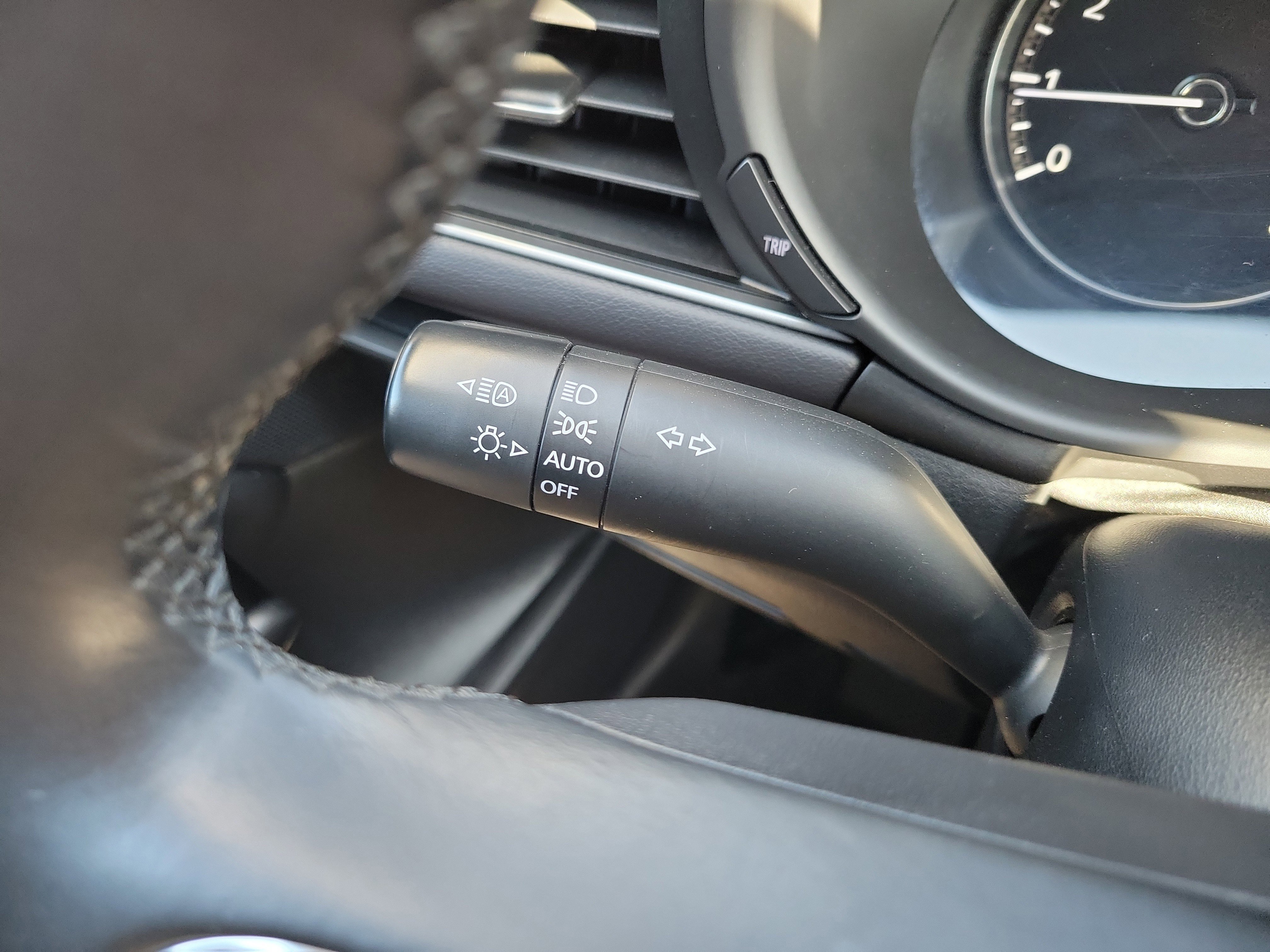 Used 2024 MAZDA MAZDA3 s FWD image 27