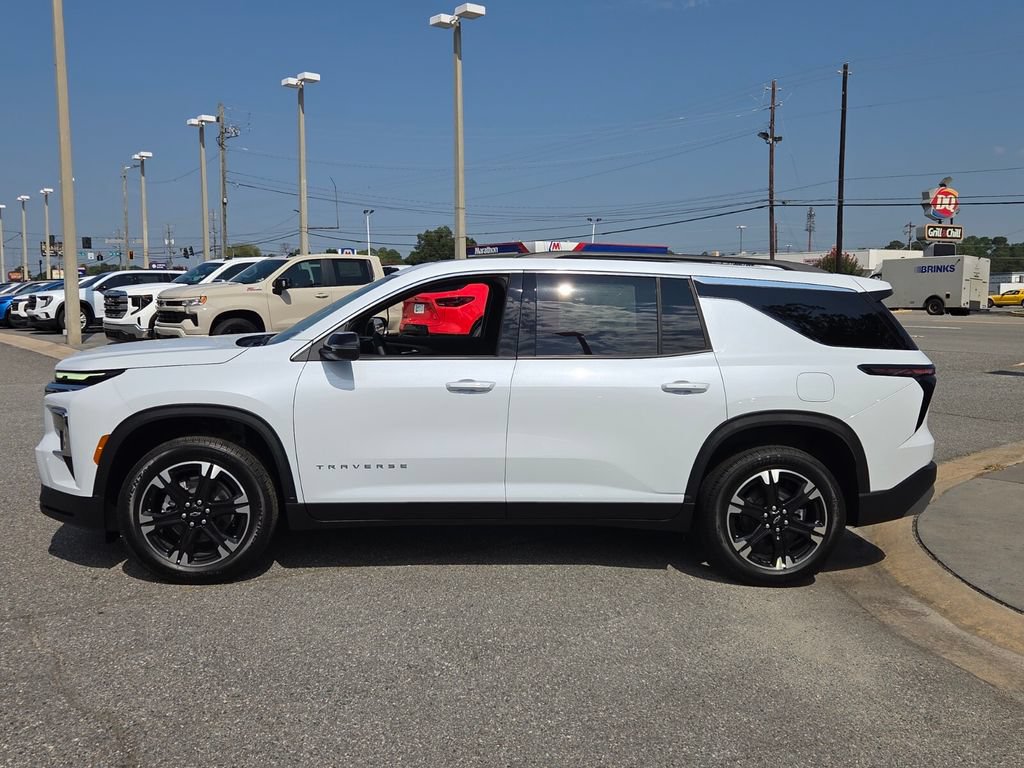 New 2027 Chevrolet Traverse LT w/ Sun and Wheel Package FWD image 2