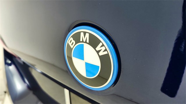 Used 2025 BMW i5 eDrive40i w/ M Sport Package image 16