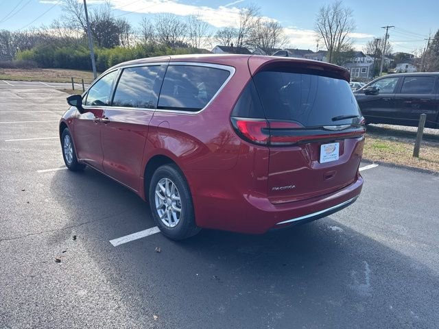 New 2026 Chrysler Pacifica Select image 5