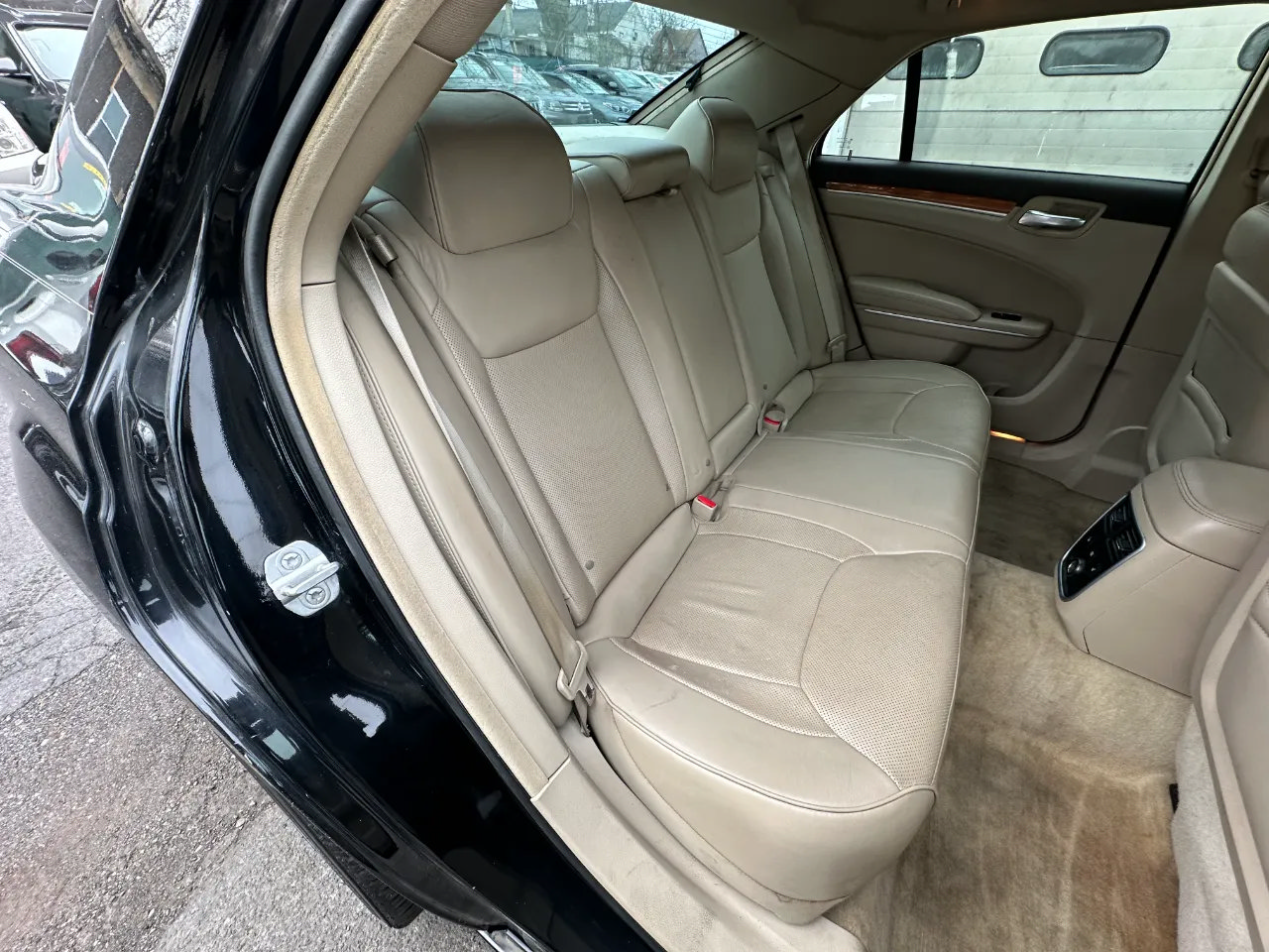 Used 2014 Chrysler 300 C RWD image 42