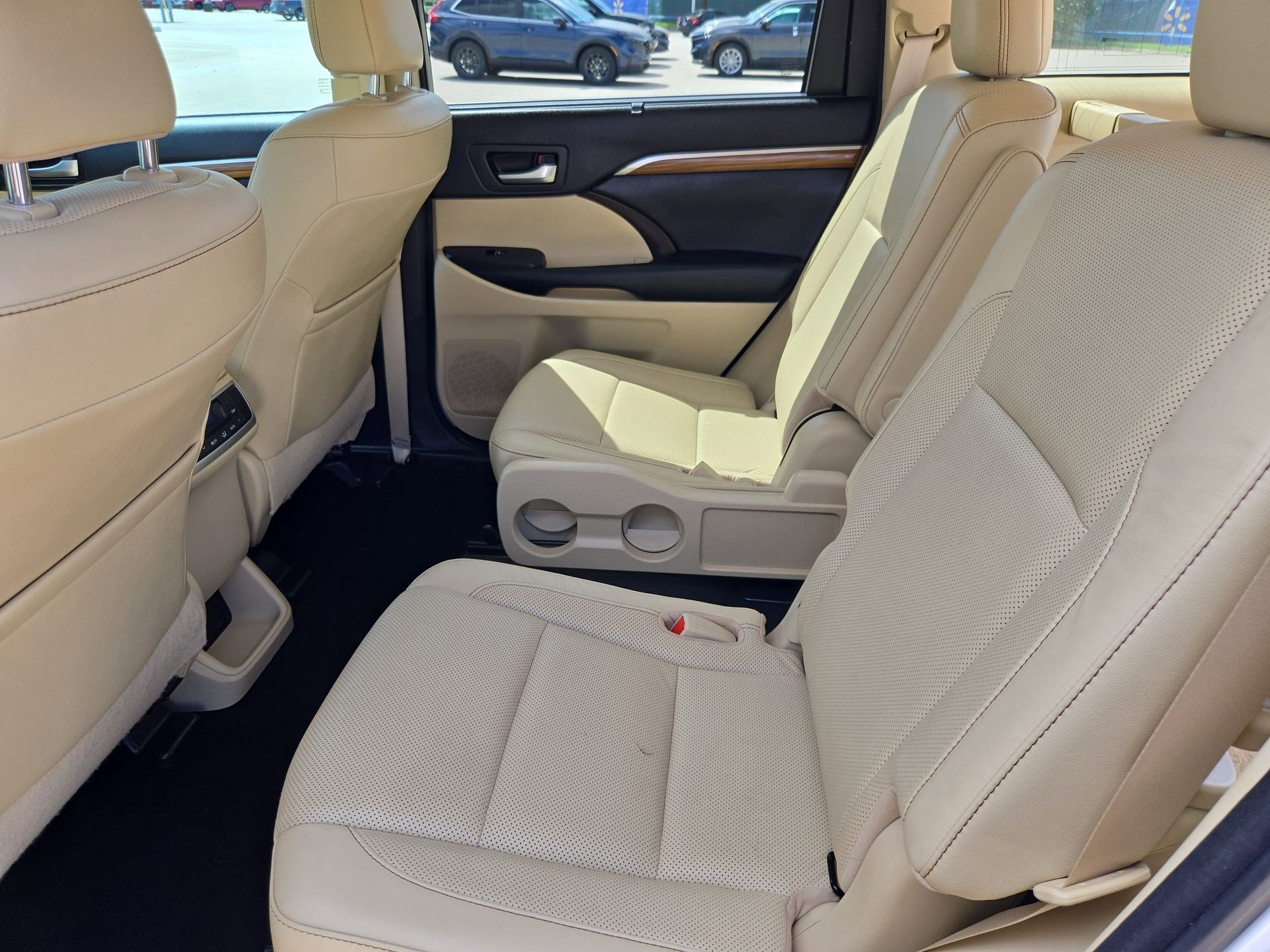 Used 2017 Toyota Highlander Limited FWD image 25