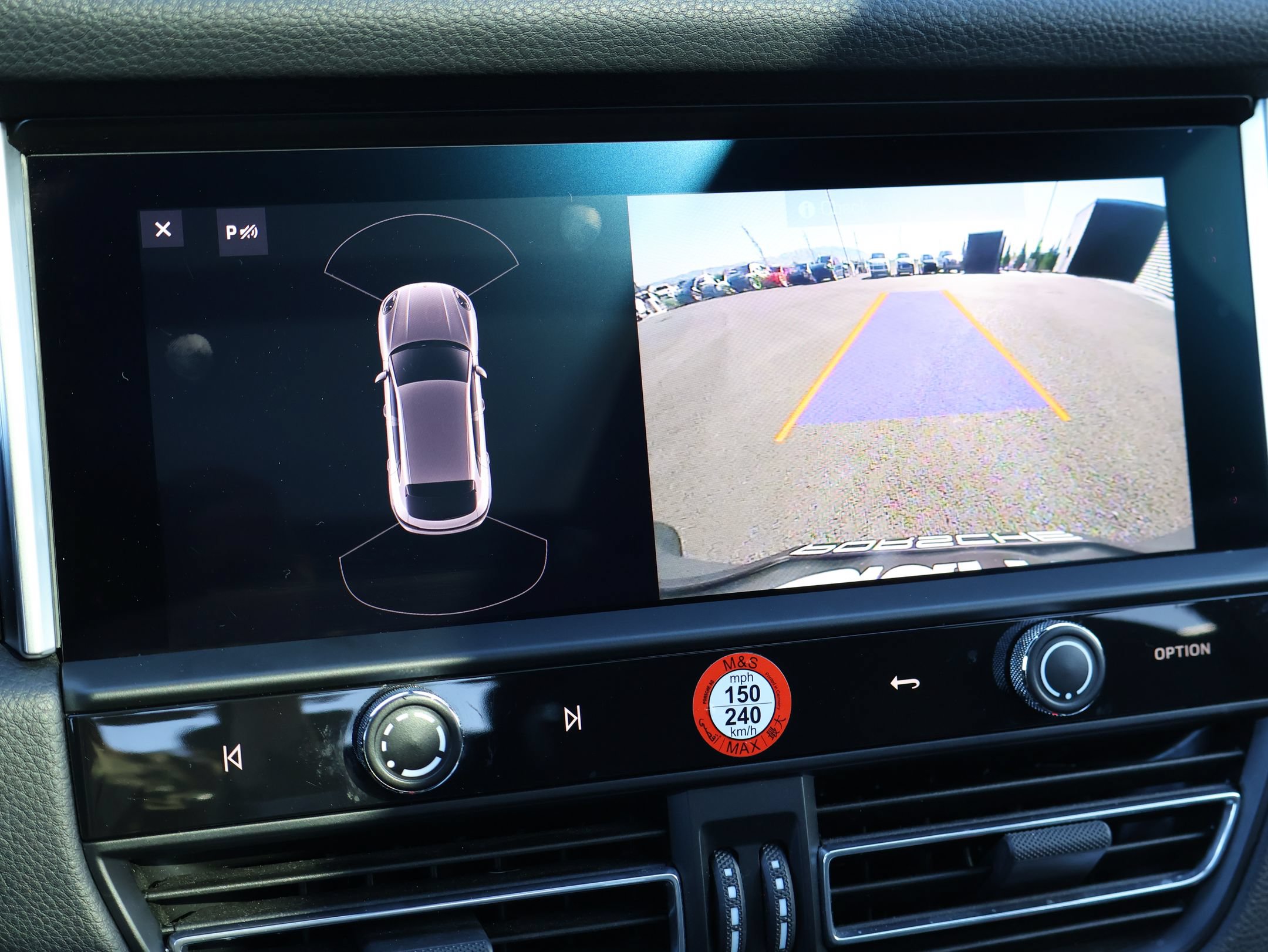 Certified 2023 Porsche Macan AWD/4WD image 21