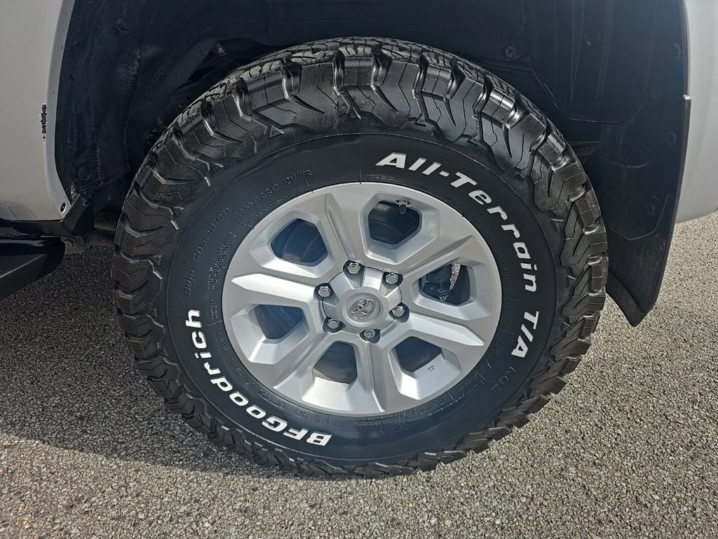 Used 2021 Toyota 4Runner SR5 Premium image 9