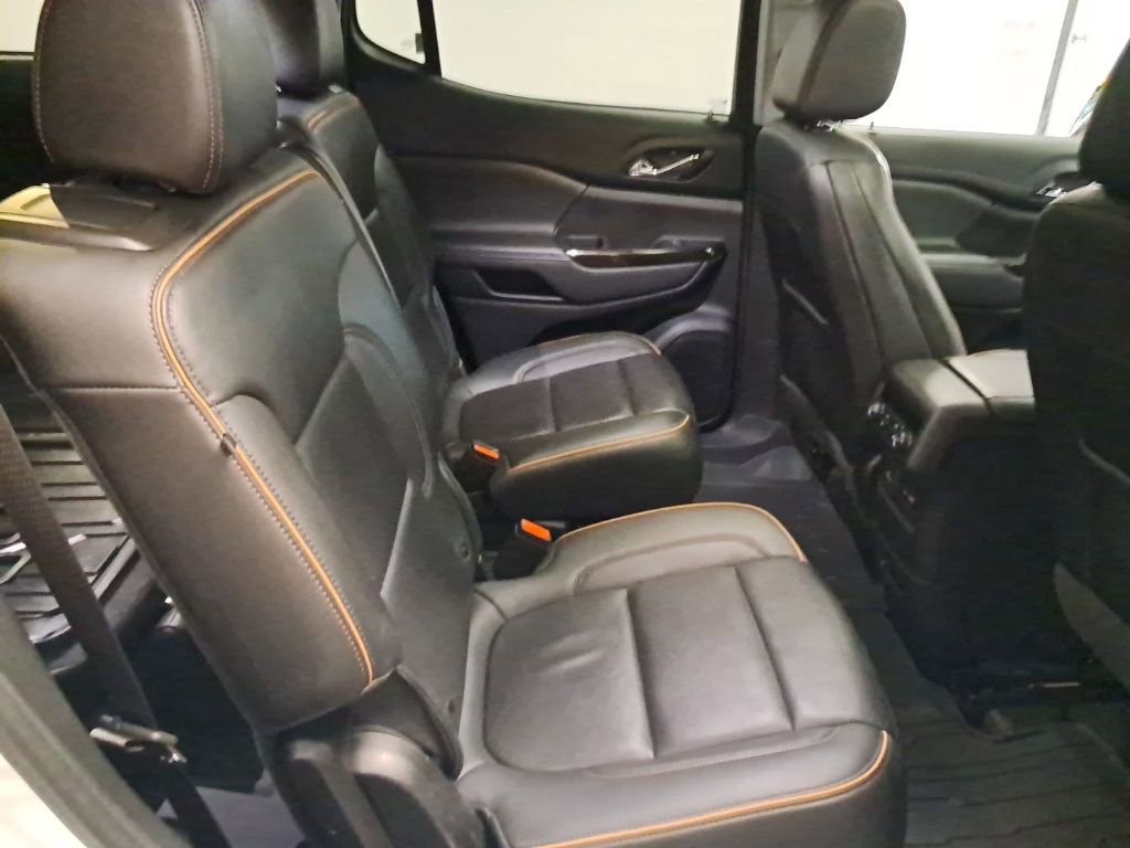 Used 2022 GMC Acadia AT4 w/ Technology Package image 33