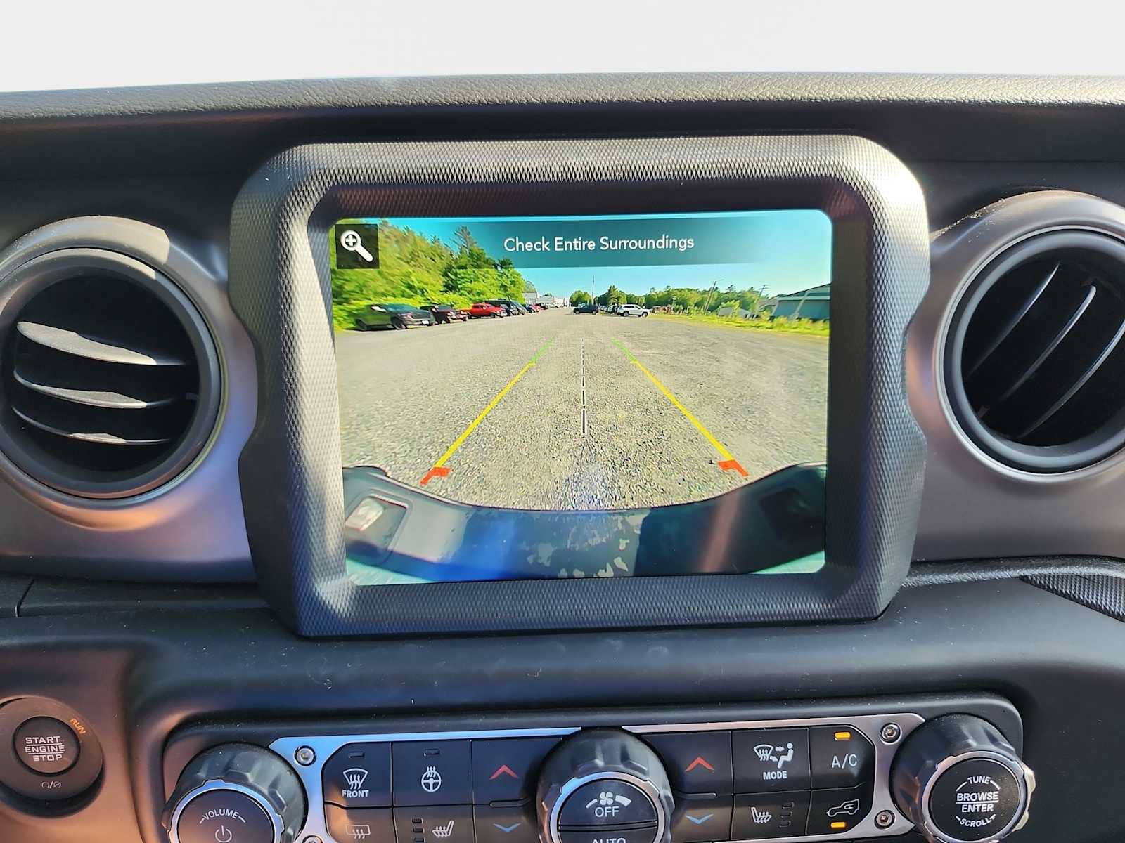 New 2023 Jeep Gladiator Sport AWD/4WD image 14