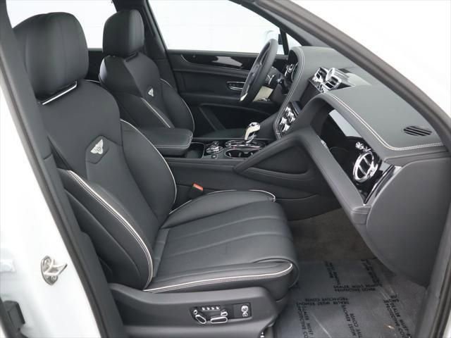Used 2025 Bentley Bentayga Extended Wheelbase AWD/4WD image 21