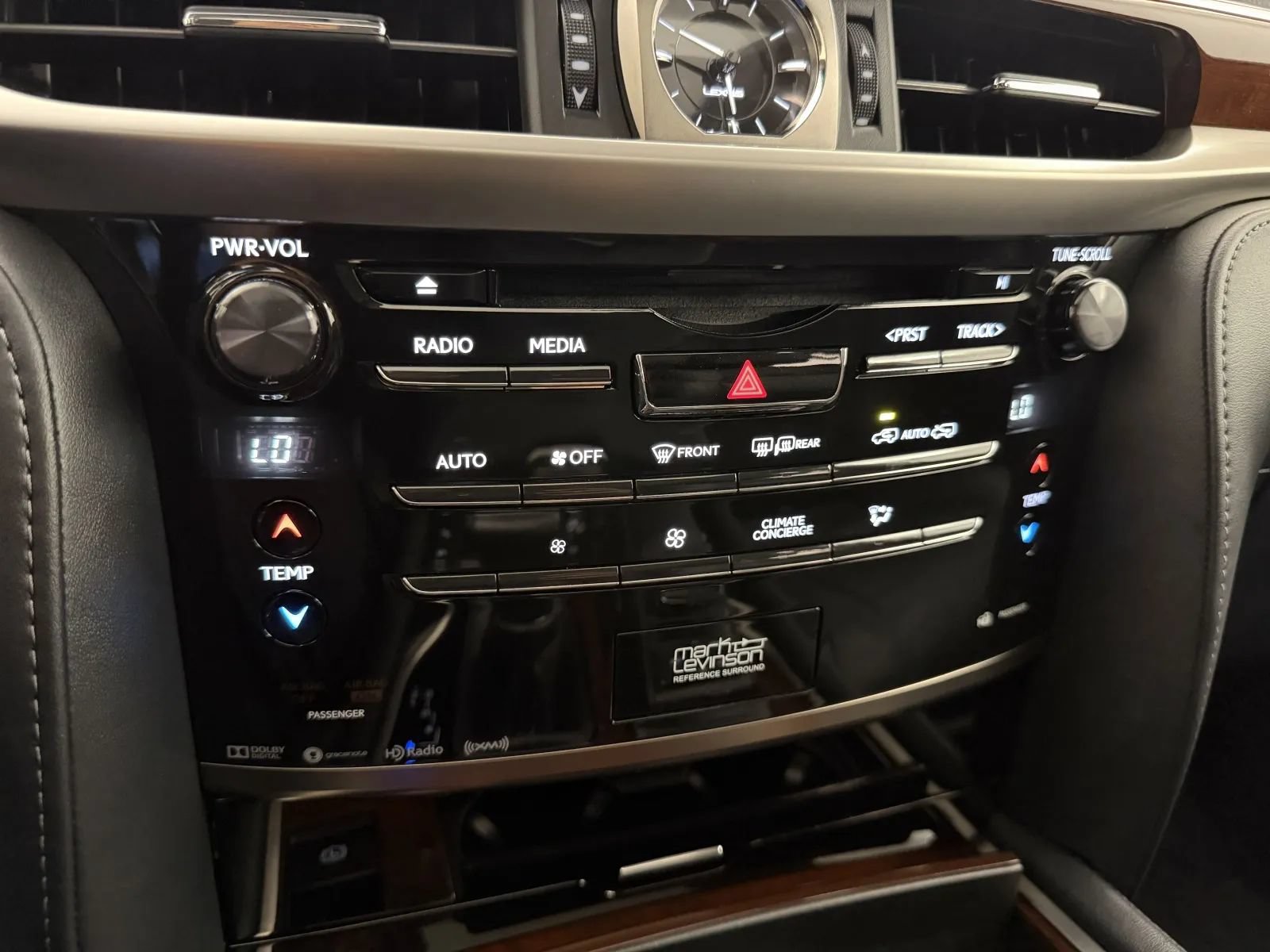 Used 2016 Lexus LX 570 4WD w/ Luxury Package image 23