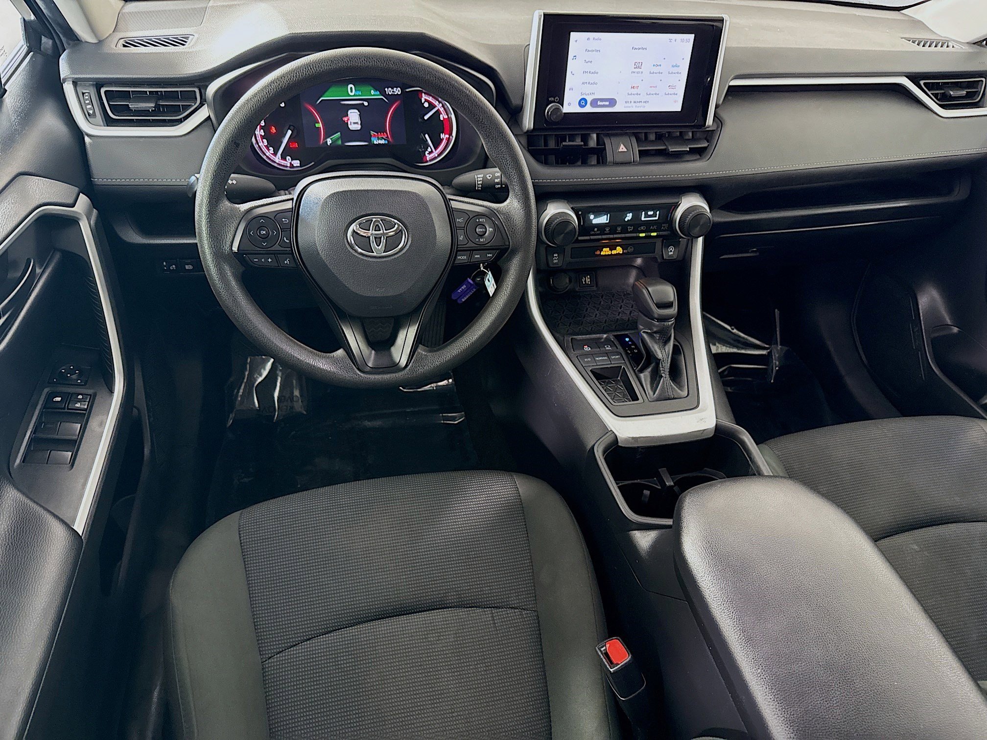 Used 2024 Toyota RAV4 LE image 17