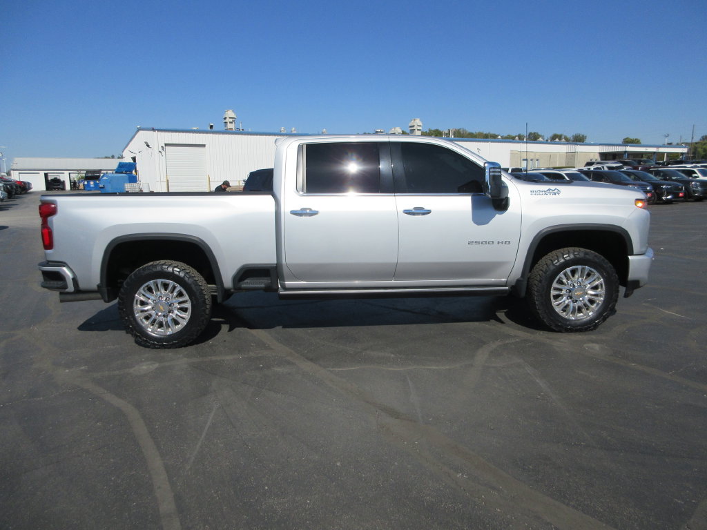 Certified 2022 Chevrolet Silverado 2500 High Country w/ Safety Package II AWD/4WD image 5
